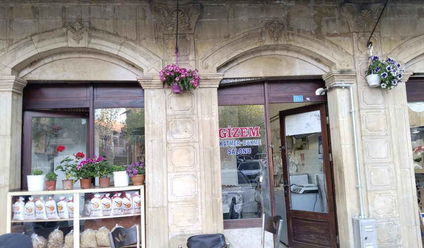 Uşak'taki tarihi mekanda lezzetli ürünler kadın emeğiyle hazırlanıyor