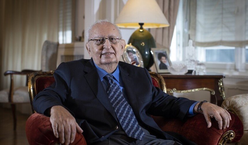 Uşak'tan Hüsamettin Cindoruk için taziye mesajları verildi