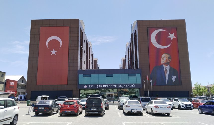 Uşak Belediyesi'nde yeni bir sayfa açılıyor! Yerel basına mesaj verdi!