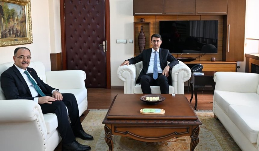 Nurullah Cahan, Uşak Valisi Serdar Kartal'ı ziyaret etti