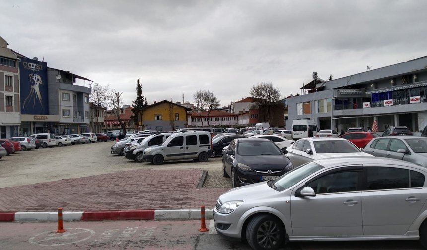 Uşak'ın göbeğindeki ücretli otopark artık bedava oldu!