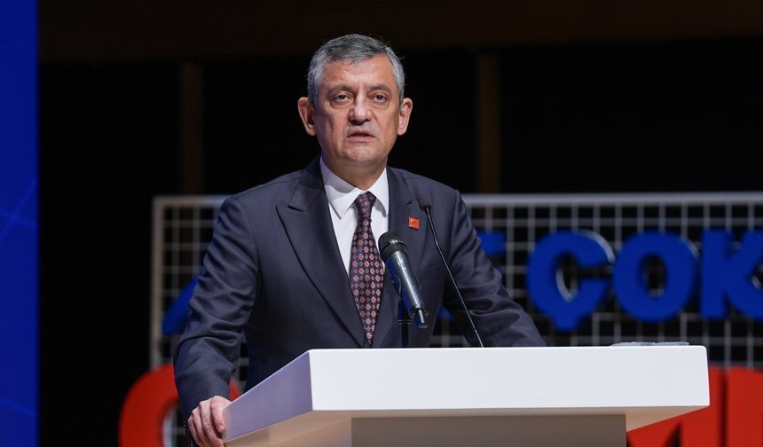 Özkan Yalım konusunda eleştirilen Özel, İzmir'deki CHP'li belediyeleri uyardı!