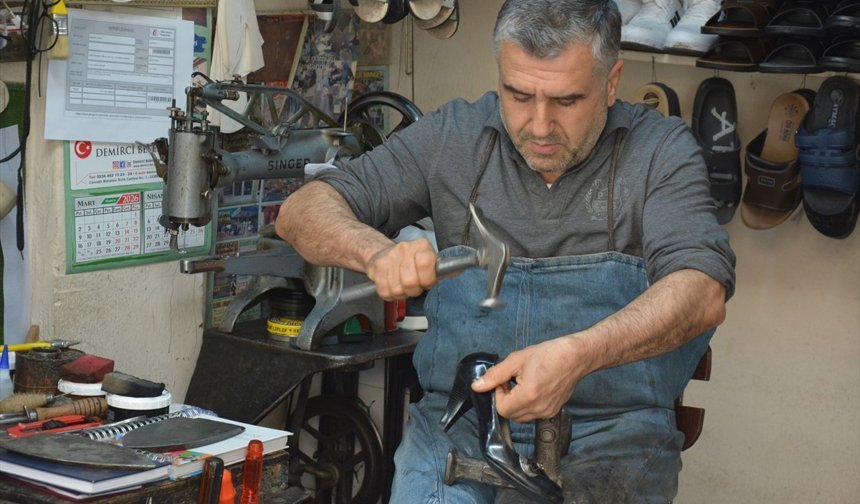 Pehlivanların kispetleri Uşak'ın komşusu Demirci'de dikiliyor