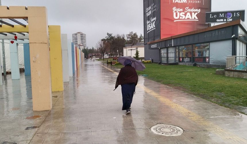 Uşak ve Afyon'da Kurban Bayramı'nın ikinci günü şiddetli yağmur bekleniyor