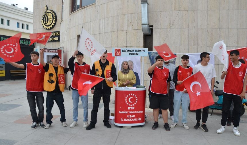 BTP Uşak Gençlik Kolları 19 Mayıs'ı bir dizi etkinlikle kutladı