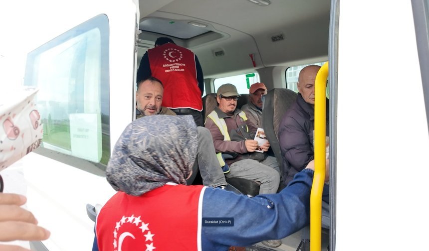 BTP Uşak İl Teşkilatı işlerine gitmek için yola koyulan emekçilerle bir araya geldi