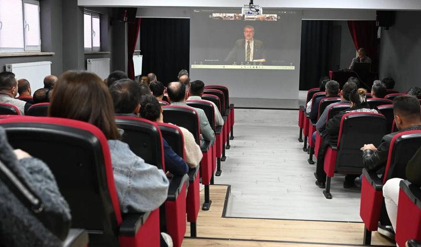 Uşak’ta Eğitim Kurumları Yönetici Yetiştirme Programı başladı