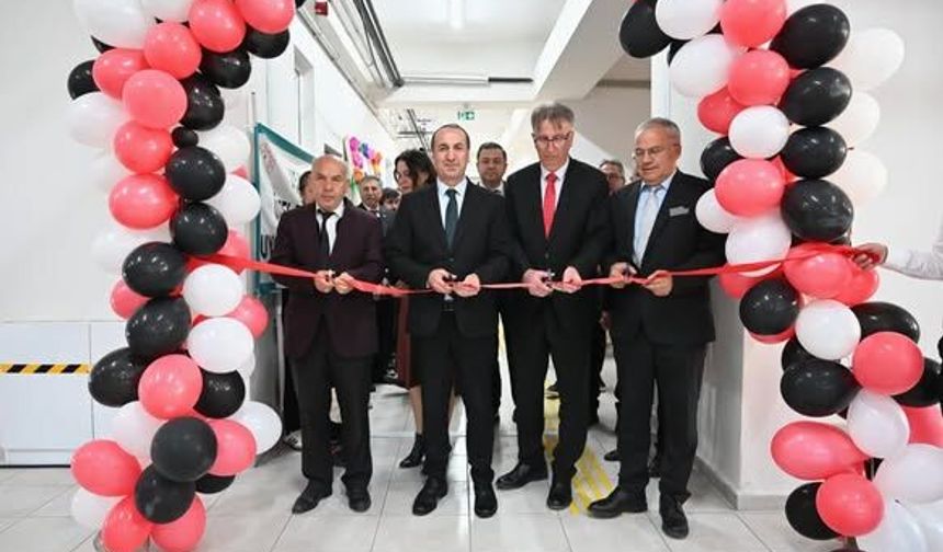Uşak’ta Özel Gereksinimli Öğrenciler Bilim Fuarı Sergisi Açtı!
