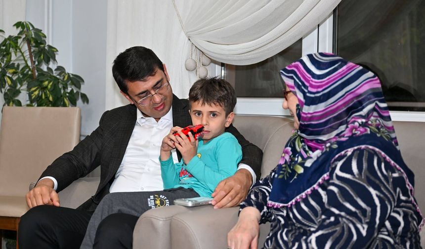 Uşak Valisi Kartal, ailenin korunması ve gençlerin desteklenmesiyle ilgili çalışmaların süreceğini vurguladı