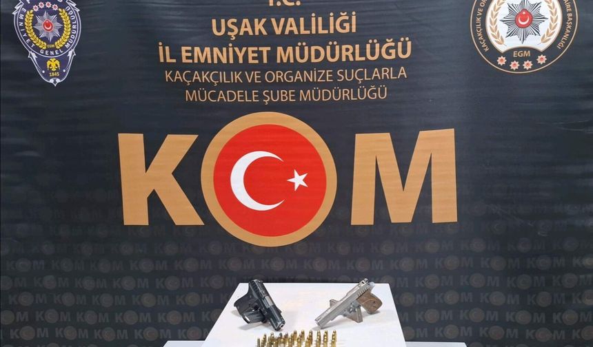 Uşak merkezli operasyonlarda 2 adet ruhsatsız tabanca ve çok sayıda fişek ele geçirildi