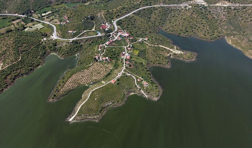 Gediz'in beslediği Demirköprü'de balık sezonu başlıyor! Yağmurlar nedeniyle gölette balık bolluğu bekleniyor!