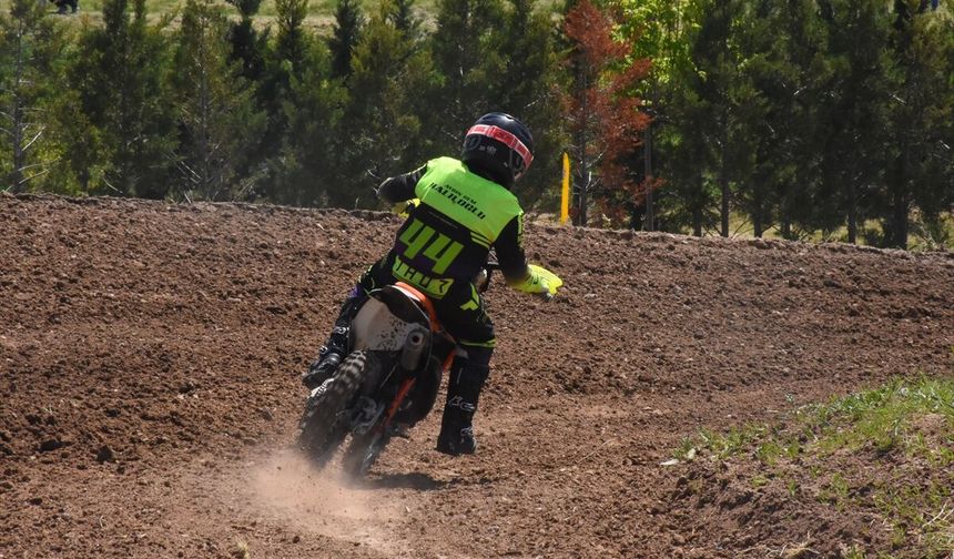 Uşak'ın komşusu Afyon'da motokros heyecanı