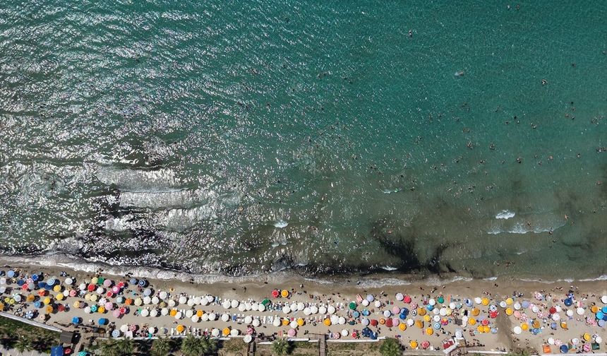 Didim ve Kuşadası'nda bayram yoğunluğu yaşanıyor