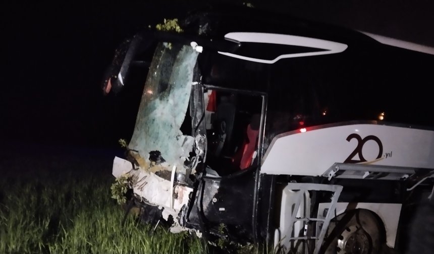 Uşak'ta 4 kişinin hayatını kaybettiği kazada yaralanan 34 kişinin tedavileri devam ediyor