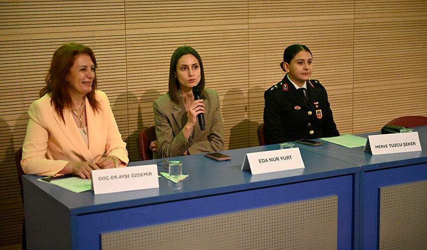 Uşak’ta kamu yönetimi ve sivil toplum alanında, kadınların deneyimleri ele alındı