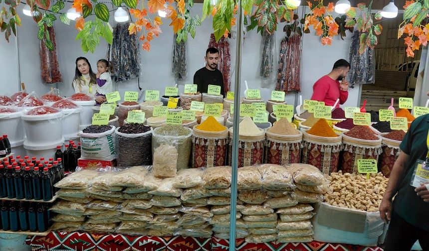 Sivaslı Meslek Yüksekokulu’nun öğrencileri Antalya’da ki YÖREX fuarına katıldı