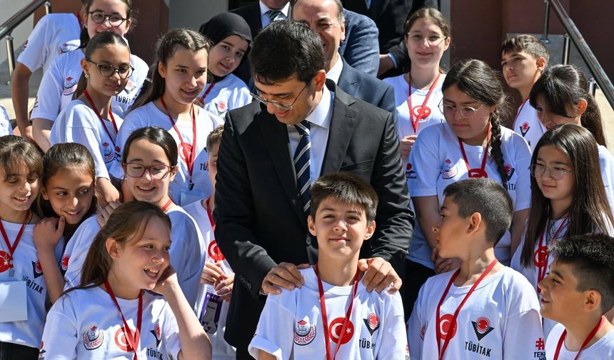 Uşak Valisi Serdar Kartal, LGS için öğrencilere başarı diledi