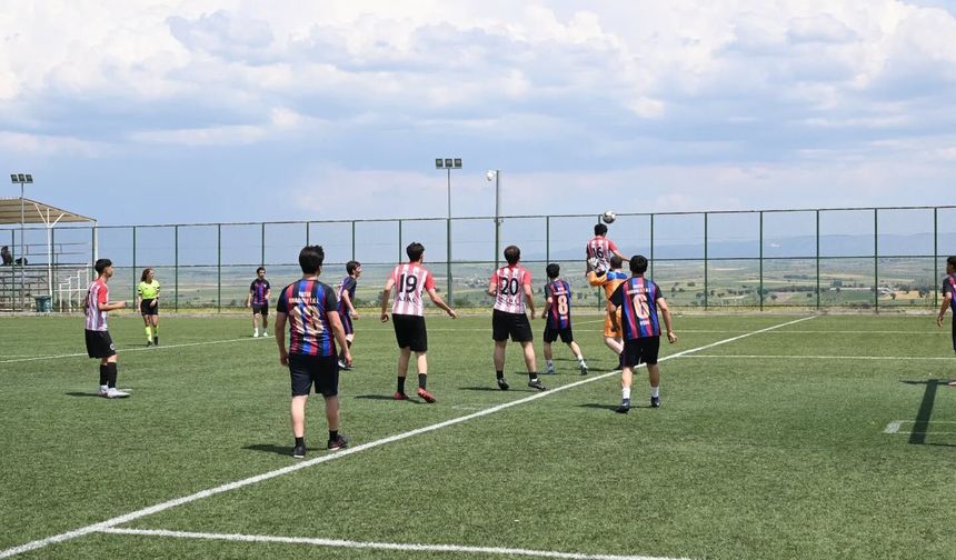 Uşak’ta İmam Hatip Okulları arası çeşitli spor branşlarının final müsabakaları yapıldı