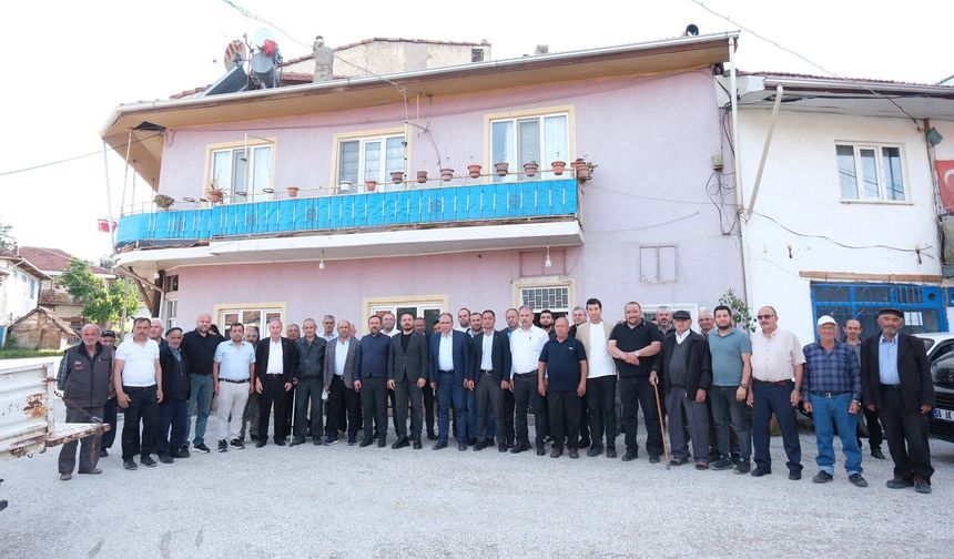 Uşak Banaz Bahadır köyü sakinlerinin sorunlarını yerinde dinledi