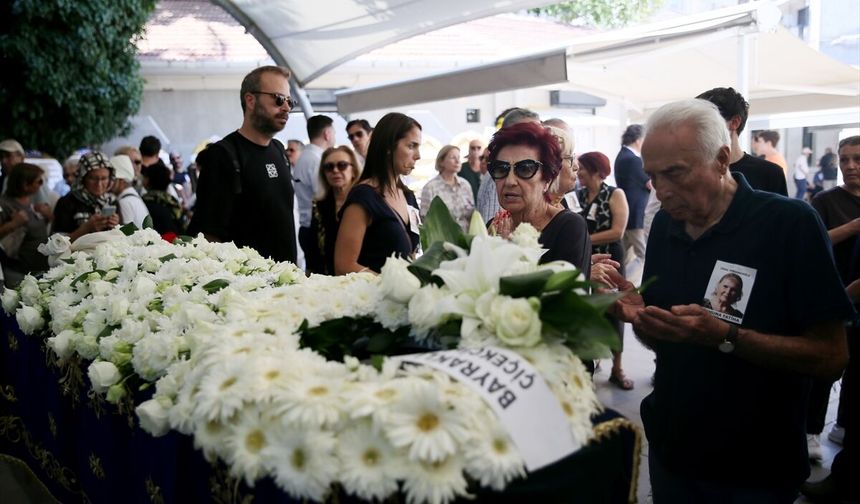 Türk modasının Madam Z'si Zuhal Yorgancıoğlu, İzmir Balçova'daki evinde hayata gözlerini yumdu