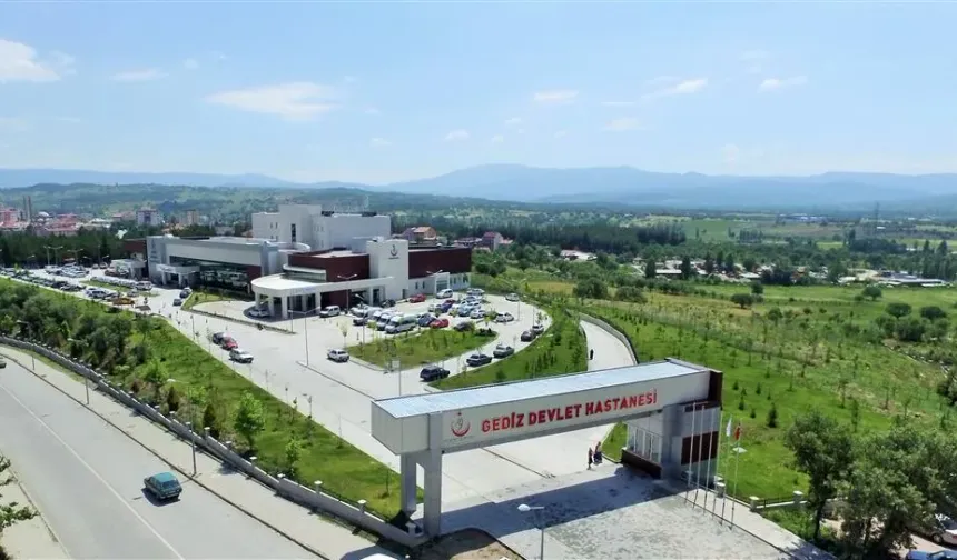 Gediz’de devrilen traktörde bulunan 2 kişiden biri hayatını kaybetti