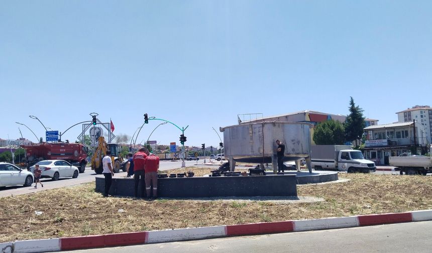 Uşak'ın tarhana kavşağı da oldu! Zımparalanıp cilalanan kazana yeni işlemler yapıldı!