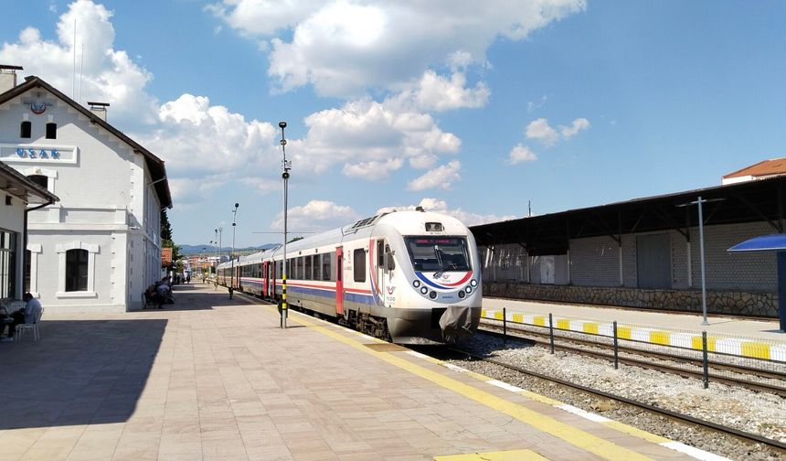 Uşak'tan Eşme, İzmir ve Konya'ya trenle seyahat yüzde 50'ye kadar daha ucuza geliyor!
