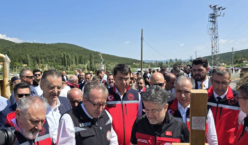 Uşak'taki programda dışlandıklarını öne süren Başkan alanı terk ettiğini söyledi