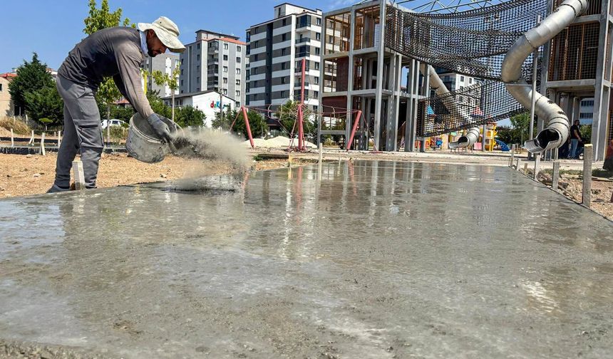 Uşak Masal Diyarı Parkı'nda baskı beton çalışmasına geçildi