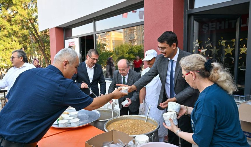 Uşak’ta birlik ve beraberlik Aşuresi; Vali Serdar Kartal şehit yakınları ve gazilerle buluştu
