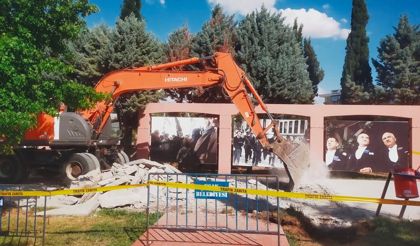 Uşak'ın işlek noktası Atapark'ta tadilat yapılıyor