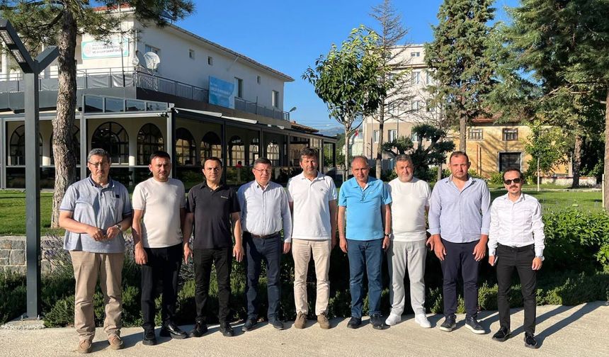 Uşak Milletvekilleri, Pazarlar Belediye Başkanı Bilal Demirci'yi ziyaret etti