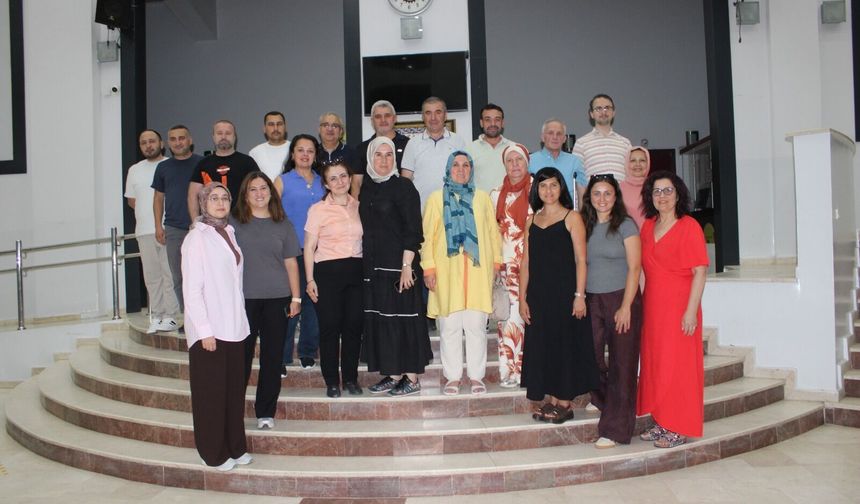 Uşak Kent Konseyi Başkanı seçilen Nesrin Kundak ve ekibi ilk toplantısını yaptı