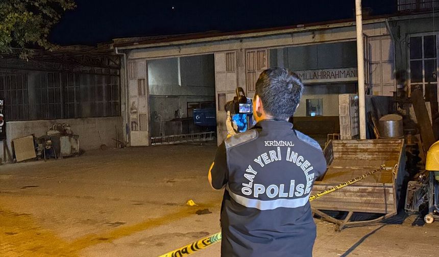 Uşak'ın Sivaslı ilçesindeki sanayi sitesinde silahlı kavgada 13 kişi yaralandı