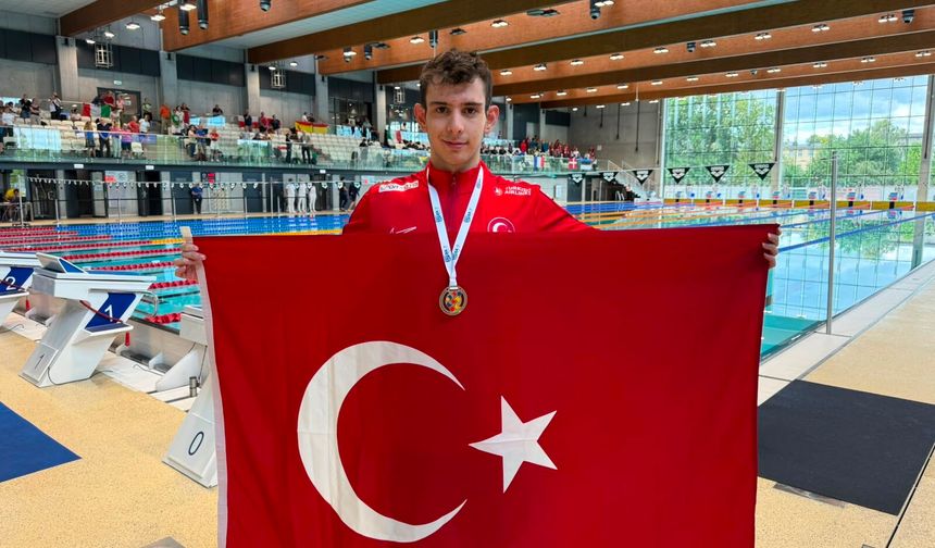 Uşaklı 'Özel Sporcu' Bilge Kağan Yılgın, yüzme oyunlarında Avrupa Şampiyonu oldu!