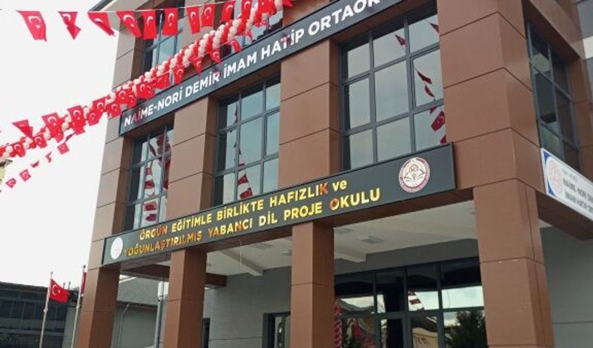 Uşak Naime Nori Demir İmam Hatip Ortaokulu’ndan uluslararası alanda büyük başarı