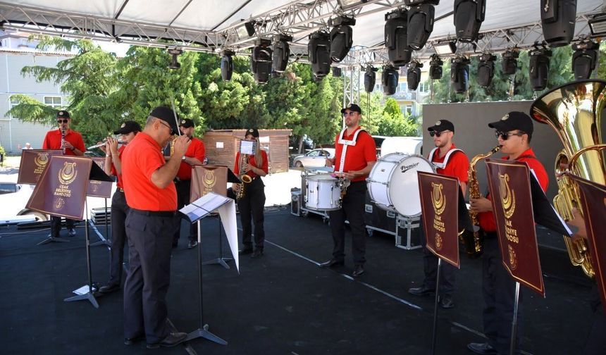 Uşak Banaz'da 1'incisi düzenlenen 'esnaf festivali' renkli görüntüler ile sona erdi