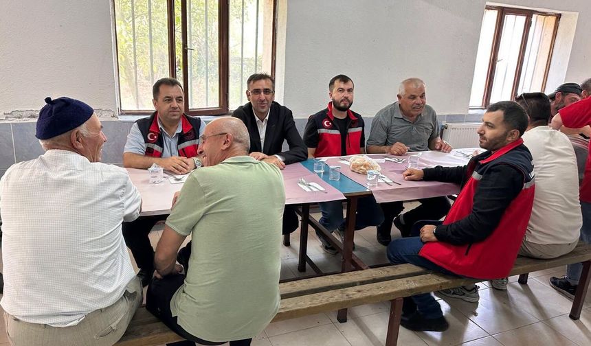 Uşak'ın Yeşildere, Gökçedal, Külköy, Çiftlik, Salmanlar, Saracık ve Gedikler köylerini ziyaret ettiler