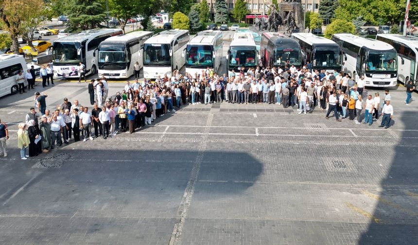 Uşak'tan otobüslerle Ankara'daki program için hareket ettiler