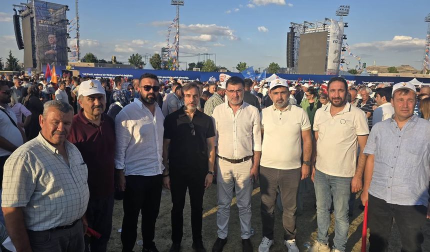 AK Parti Uşak Merkez İlçe Başkanlığı, 25 yıl programı için Ankara'daydı!