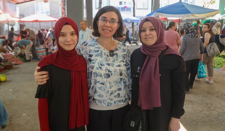 Uşak Şekerevleri pazarında vatandaş ve esnafla sohbet etti