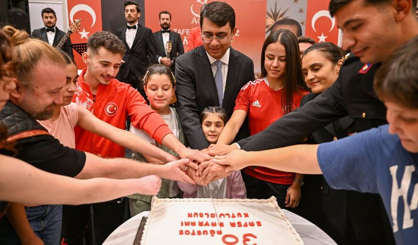 Uşak'a hizmet etmeyi, evlatlarımıza karşı bir vazife olarak görüyoruz
