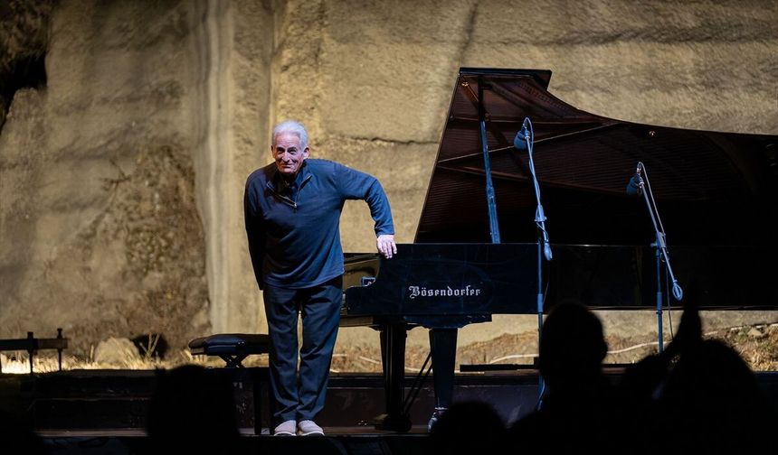 Dünyaca ünlü piyanist Craig Sheppard, Gümüşlük'te sahne aldı