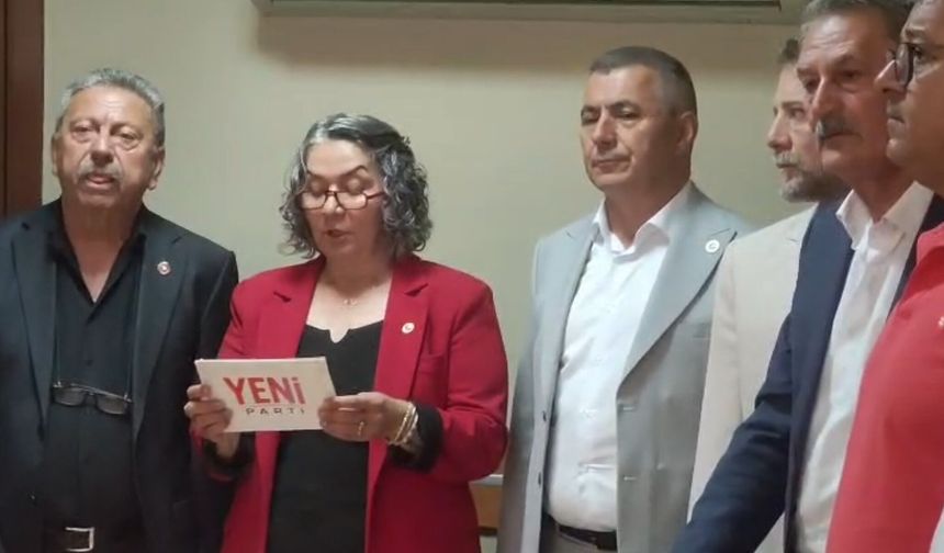 Uşak İl Genel Meclisi'ndeki 11 CHP üyesi partiden istifa etti