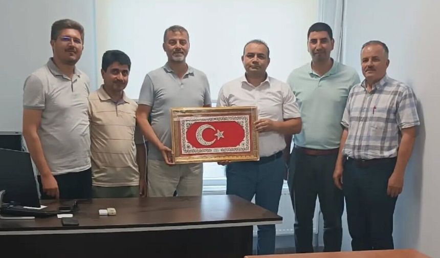 Uşak'ta göreve başlayan Borsa İstanbul Ortaokulu ve Milli Eğitim'deki idarecileri ziyaret etti
