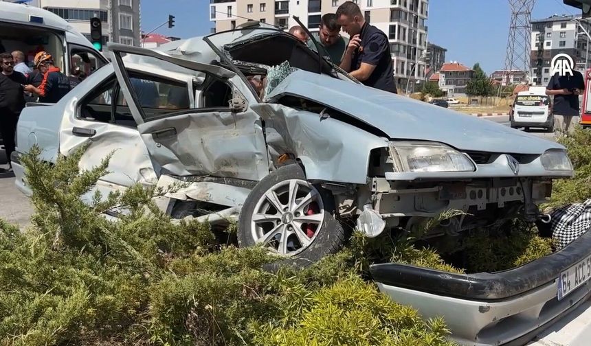 Uşak Yavuz Sultan Selim Caddesi üzerinde yine kaza!