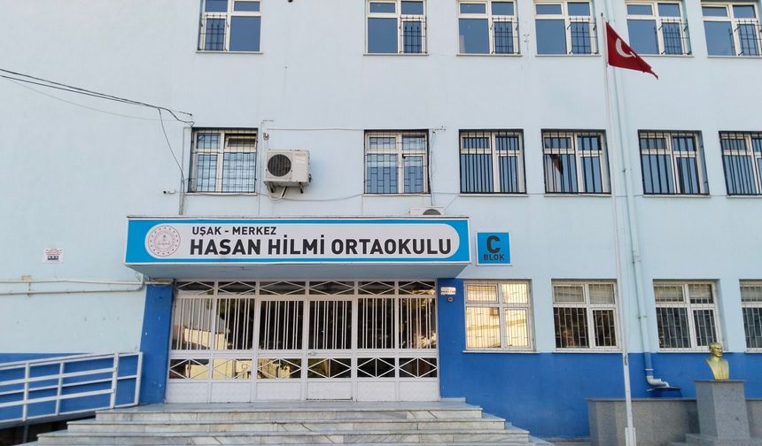 Uşak Hasan Hilmi İlk ve Ortaokulu binaları yıkılıyor