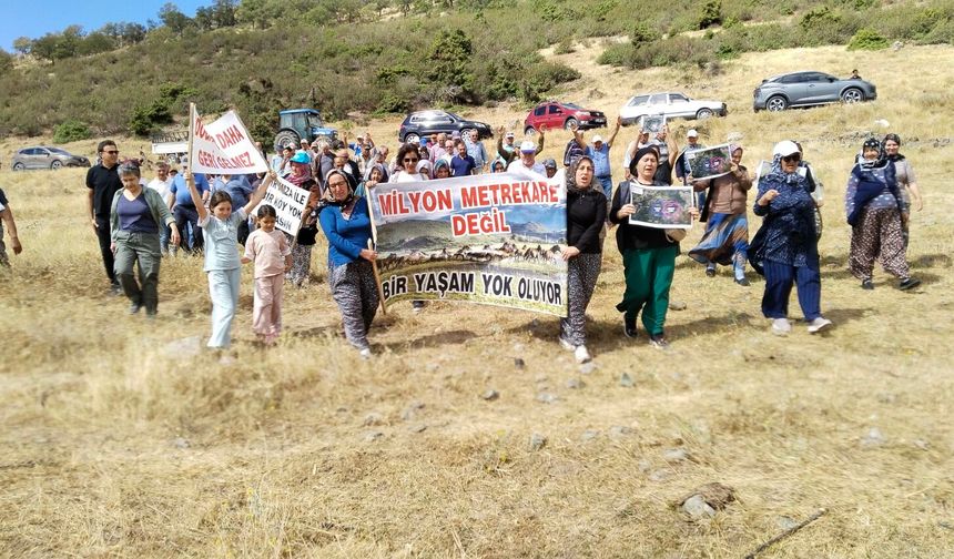 Uşak'ın dağ köyleri maden sahası olan alan için eylem yaptı! TÜPRAG: Konuyla ilgilimiz yok