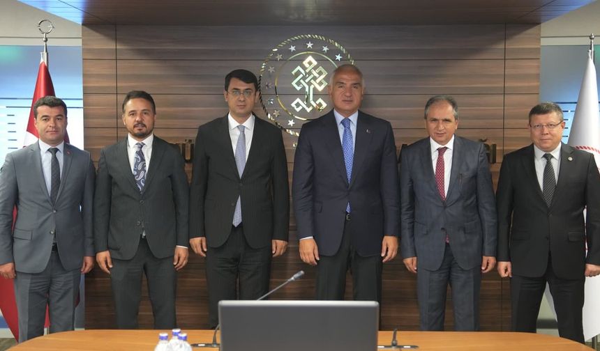 Uşak'ın turizm potansiyelini Bakan Ersoy'la görüştüler!