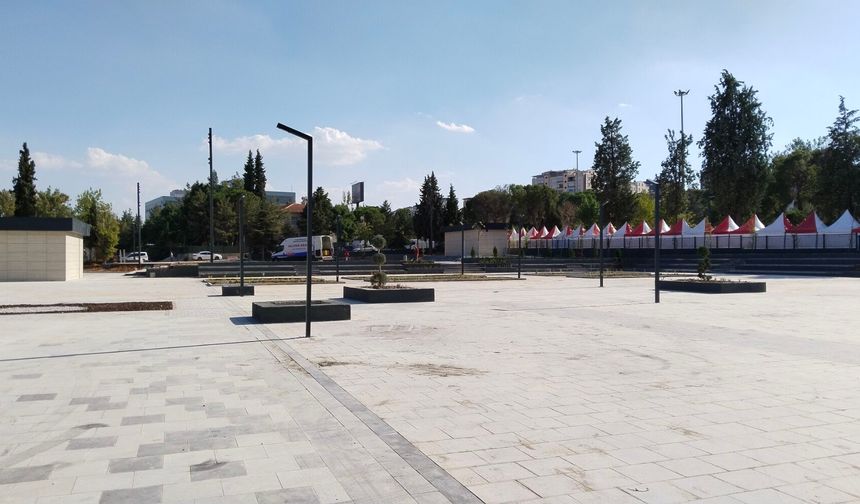Uşak Millet Bahçesi'ne 2 bin 500 kişilik camii için imzalar atıldı